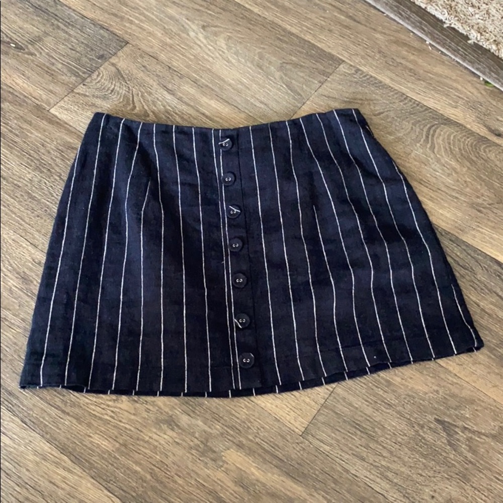 NAVY AND WHITE STRIPED SKIRT